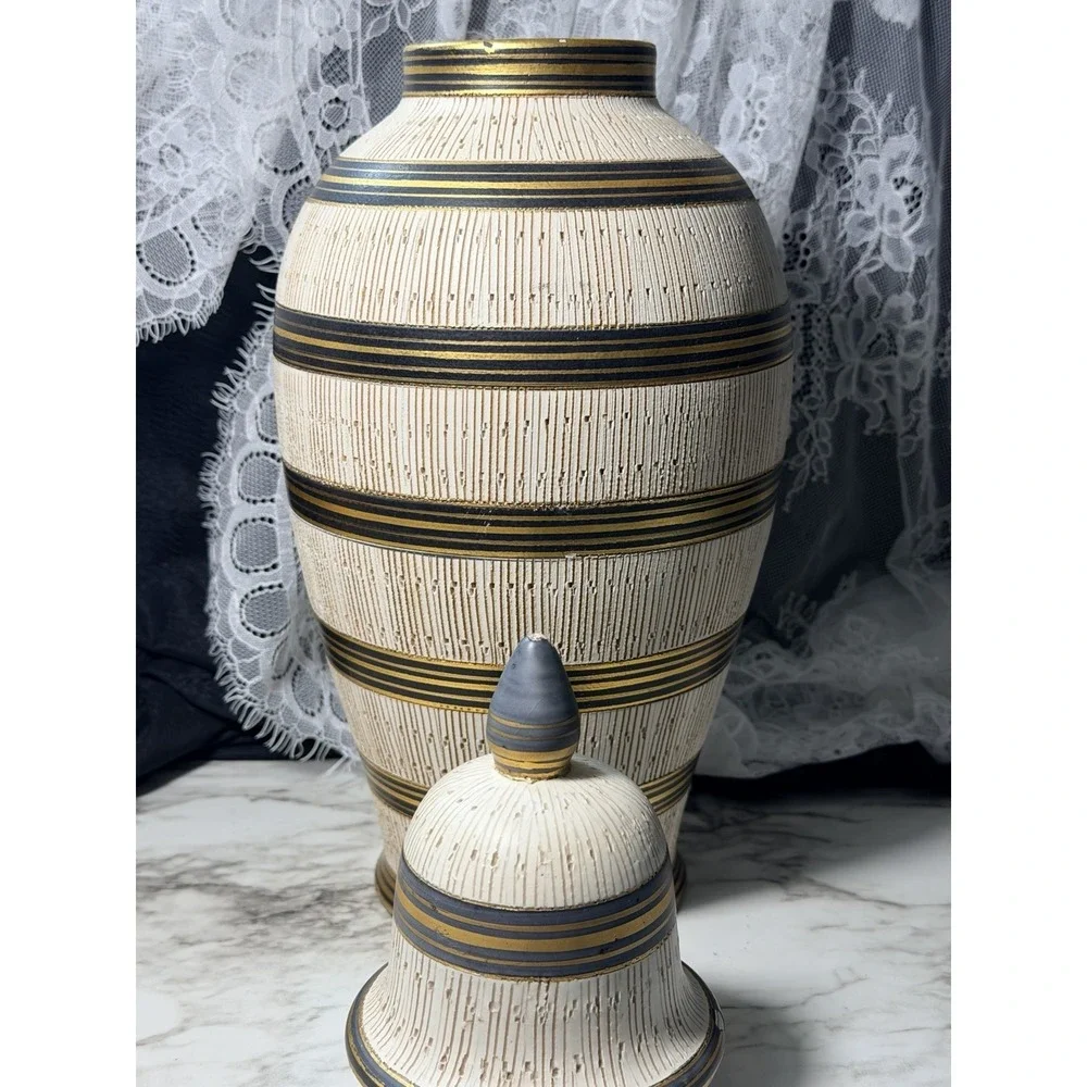 Beautiful VTG Large Ginger‎ Jar/Urn/Vase w/Lid ~Italy~ 16